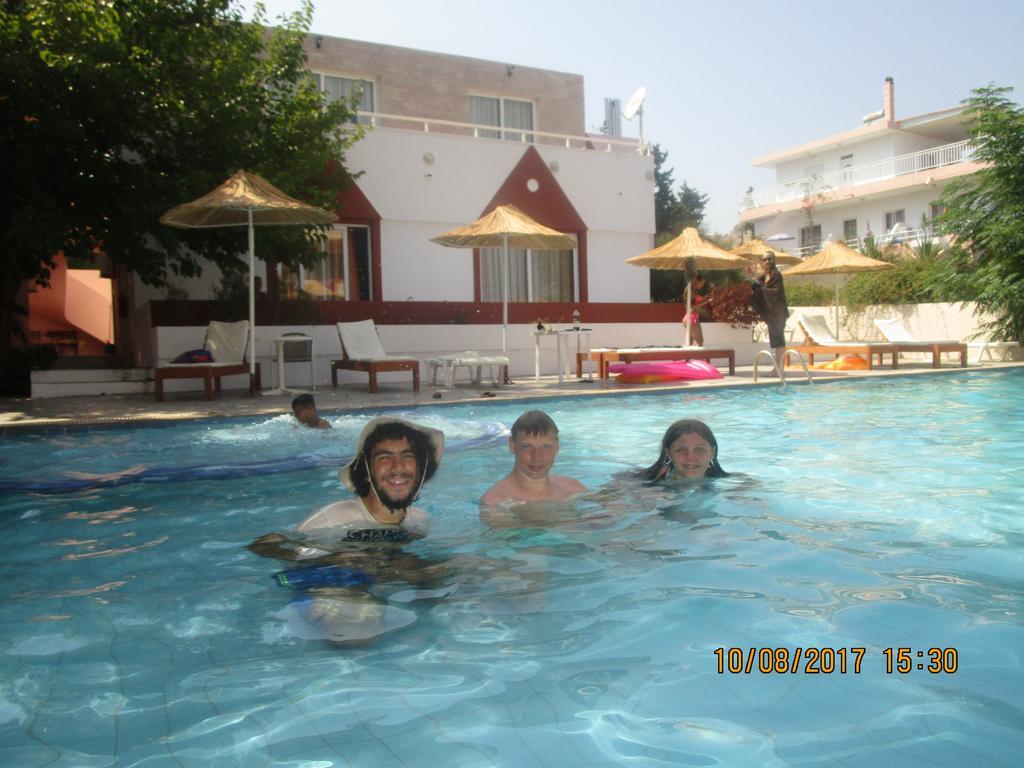 Saint Konstantin Beach Apartments Stegna Buitenkant foto