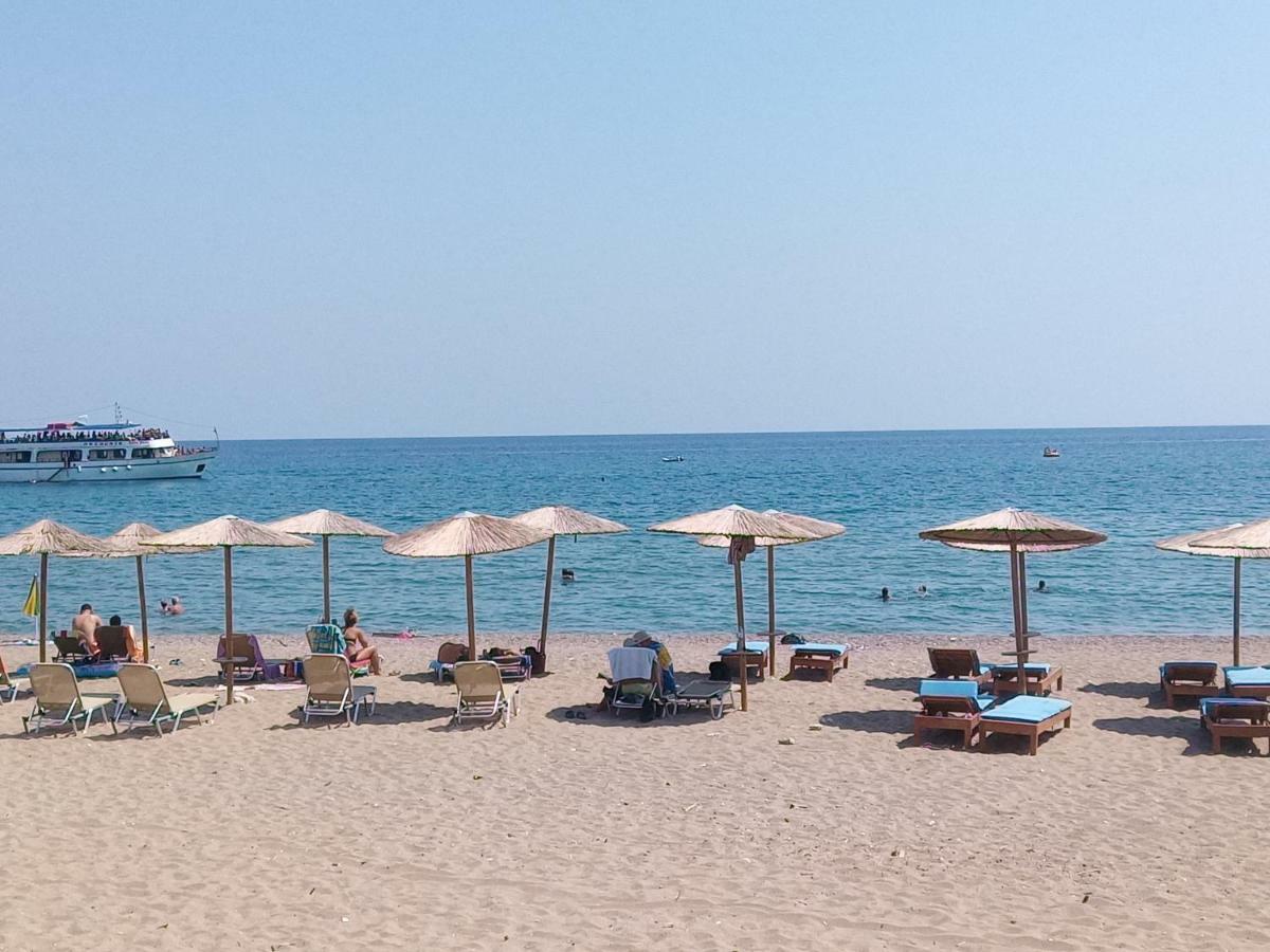 Saint Konstantin Beach Apartments Stegna Buitenkant foto