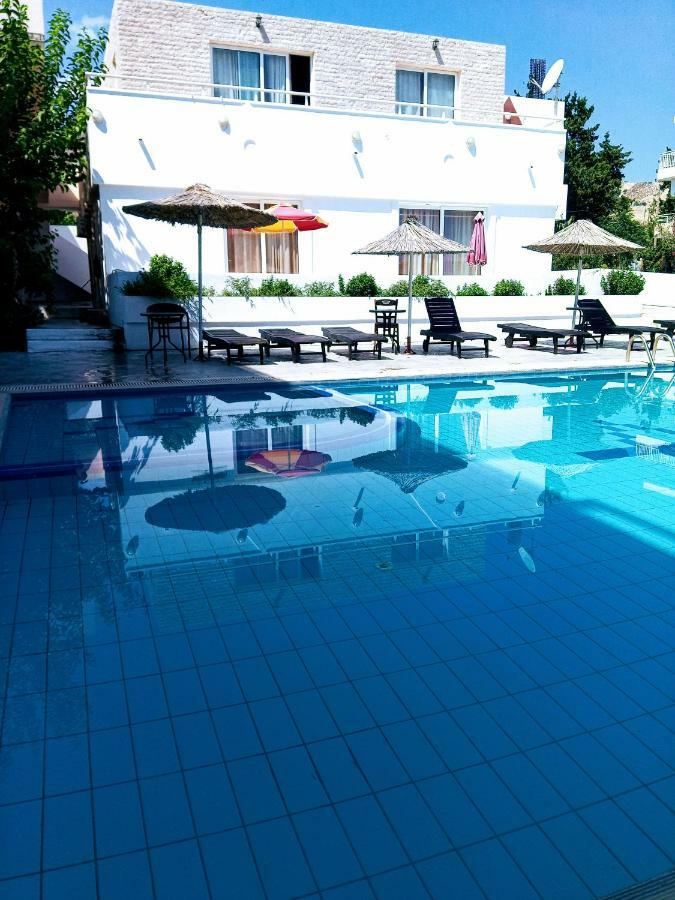 Saint Konstantin Beach Apartments Stegna Buitenkant foto